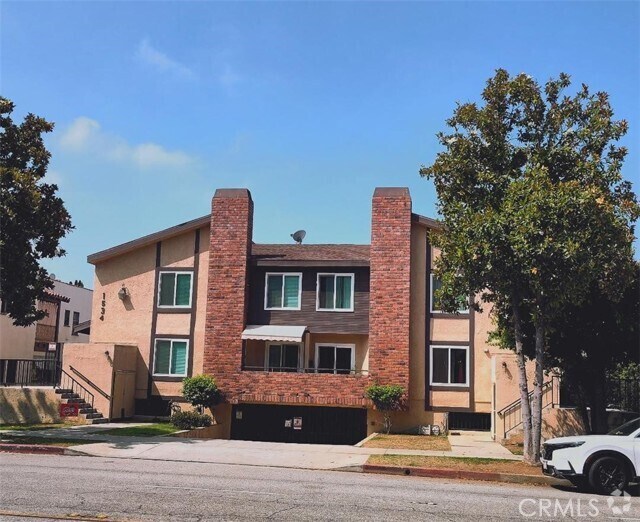 Building Photo - 1534 E Wilson Ave Rental