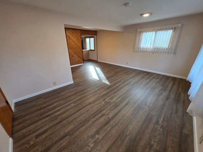 Photo - 2451 Harrison St