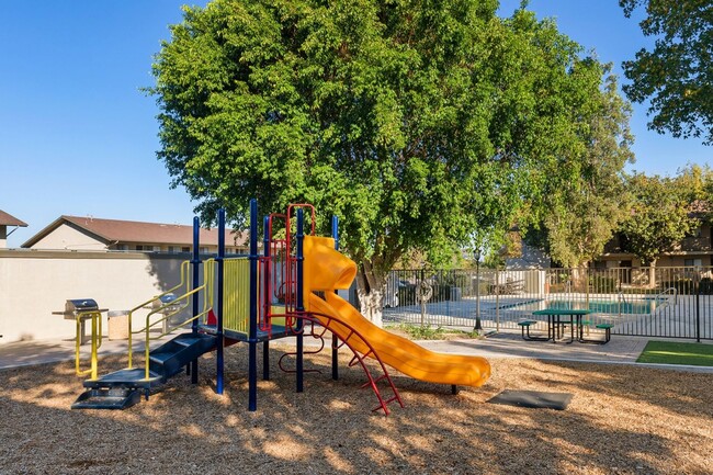 Aventine Court Apartment Homes