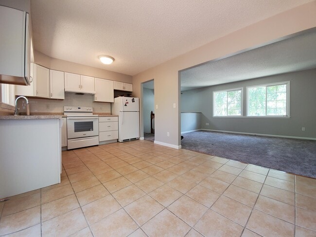 Photo - 627 36th St SW