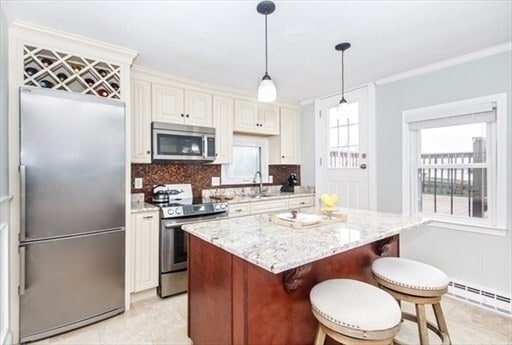 Building Photo - 370 Bunker Hill St Unit 4