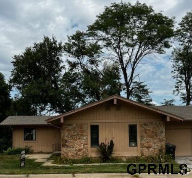 Building Photo - 9260 Erskine Plaza Rental