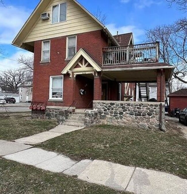 Building Photo - 422 Pearl St Unit 422-4