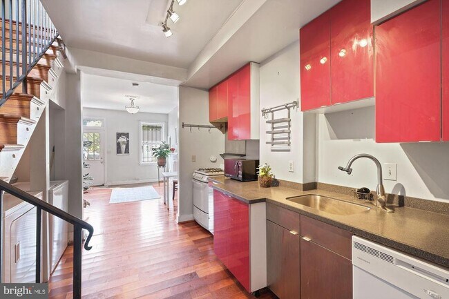Photo - 1005 V St NW