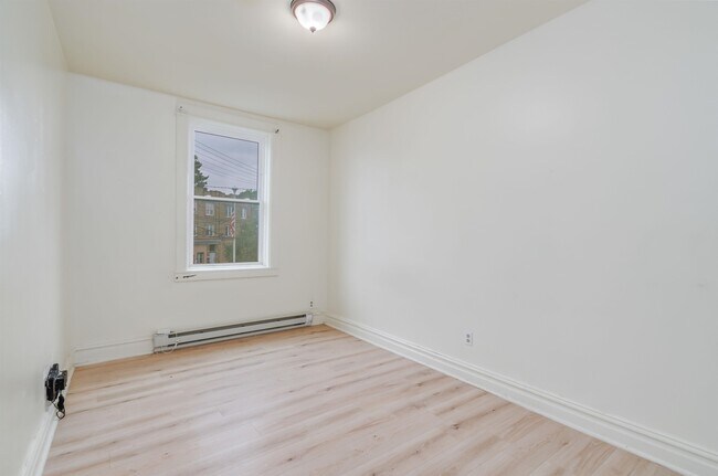 Photo - 6A Rose Ave Unit 2R