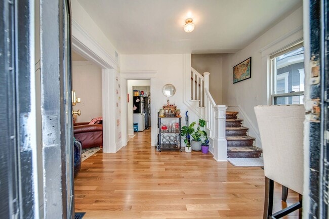 Photo - Ultimate 6-Bedroom House with Amazing Fron...