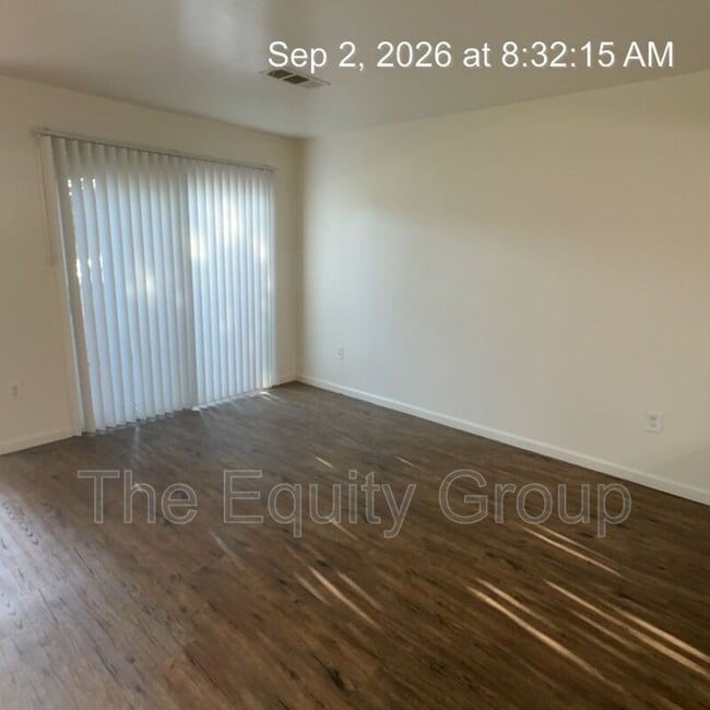 Photo - 445 N Park St