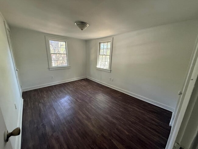 Photo - 206 Broadway St