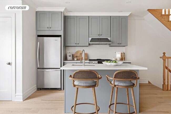 Photo - 458 State St