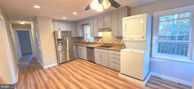 Photo - 125 Oakview Dr SE