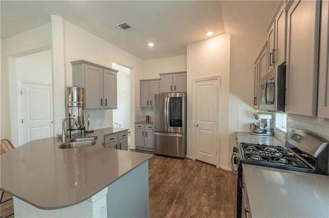 Photo - 104 Cascia Cir