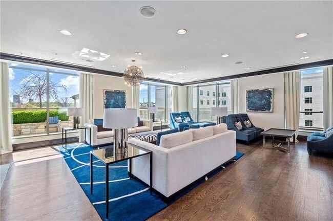 Building Photo - 270 17th St NW Unit 1002