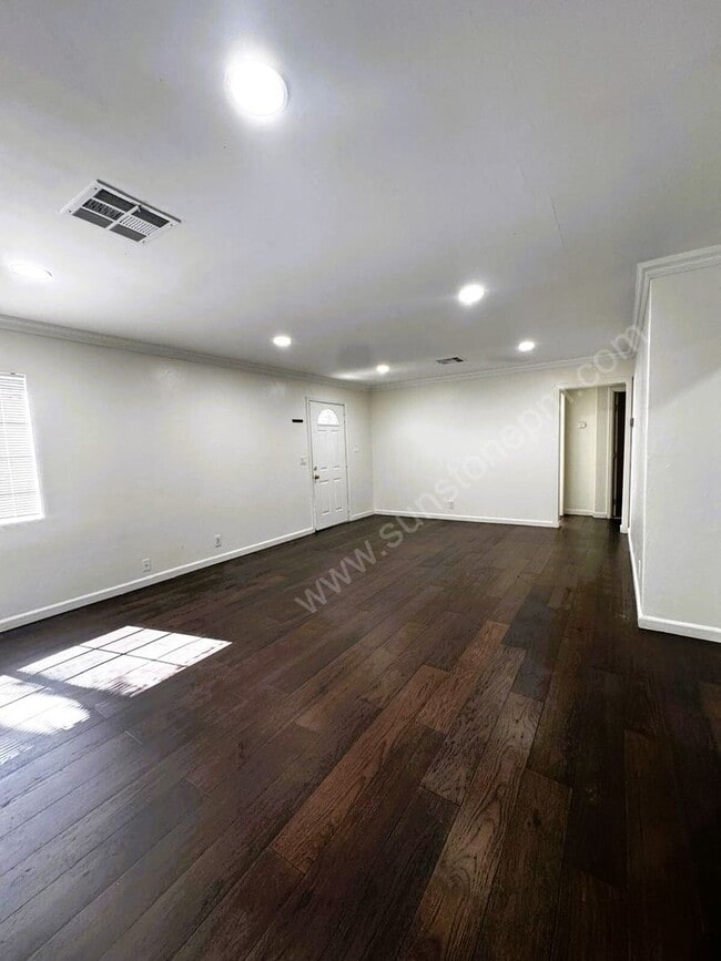 Photo - Newly Renovated 2 Bed, 1 Bath Home with Ap...