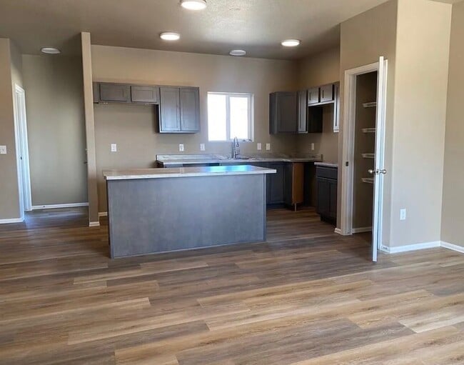 5412 Gannet Ln