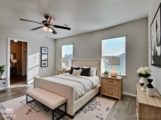 Photo - 2923 Russell Rd