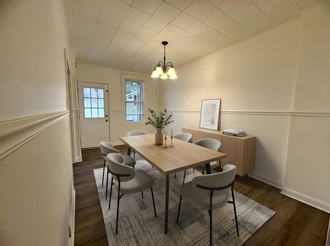 Photo - 3 Bedroom 1 Bathroom in Lancaster City!