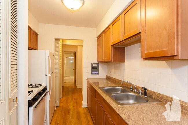 Photo - 1 bedroom in Chicago IL 60657