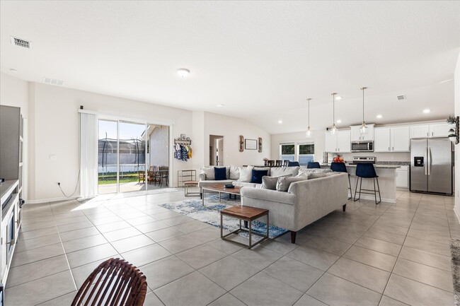 Photo - 6 Bird Tree Pl