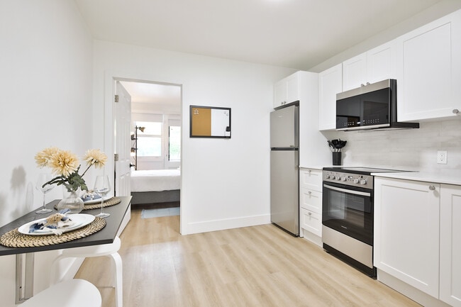 Building Photo - 1675 Rue Rachel E