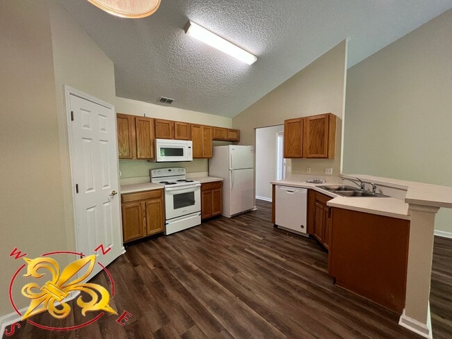 Building Photo - 3/2 - K- Section Great Location Off 100 an... Rental