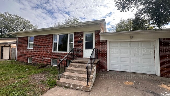 $1250 - 3 bed 1 bath with basement - Singl... - $1250 - 3 bed 1 bath with basement - Singl...