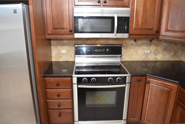 Photo - 14000 Silkwood Dr