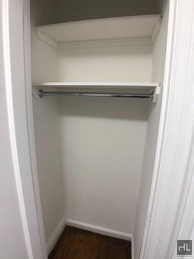 Photo - EAST 38 STREET Unidad 2J