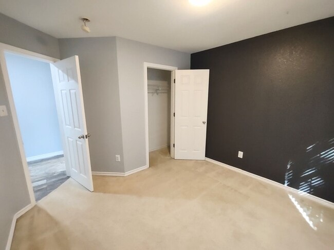 Photo - Beautiful home in nice neighborhood