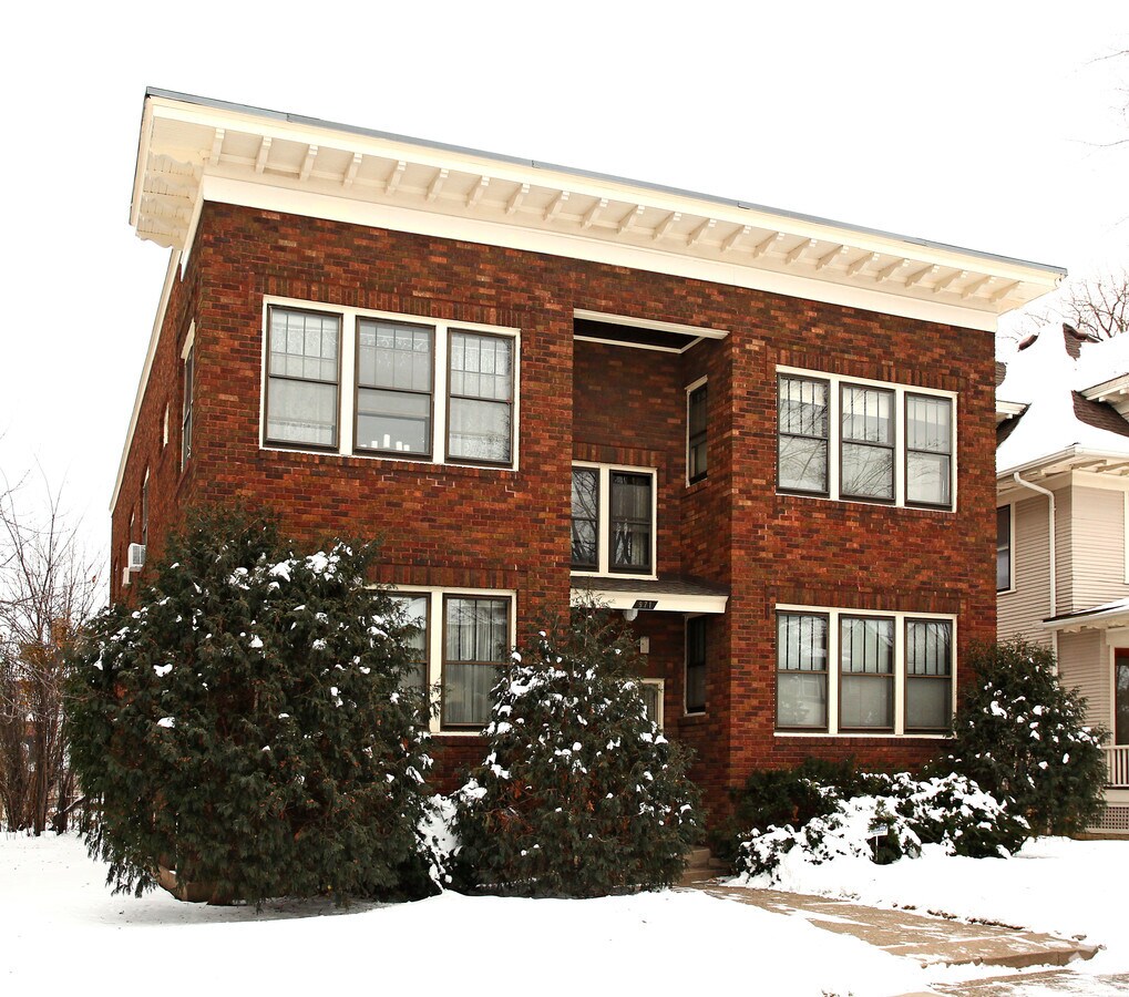 Photo - 971 Goodrich Ave