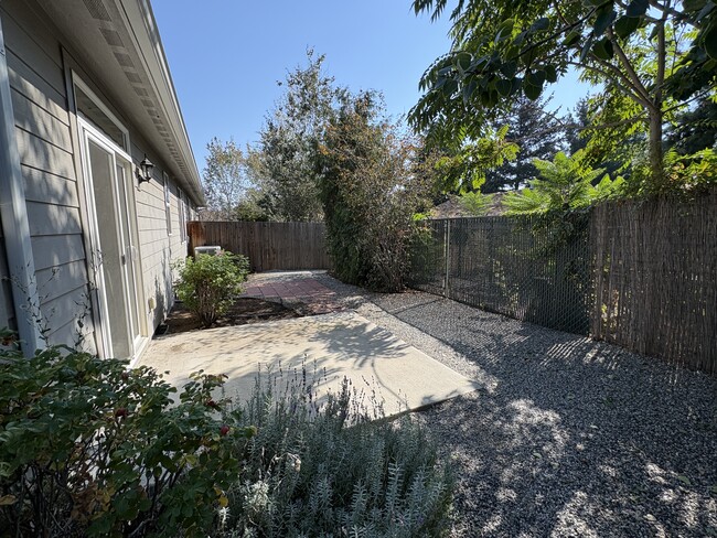 1419 Springwater Ave