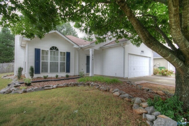 Building Photo - 215 River Oaks Dr Rental
