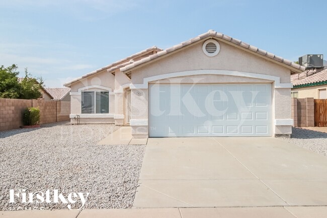 Building Photo - 4128 W Solar Dr