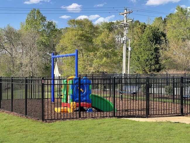 Photo - 1102 Dartmouth Dr