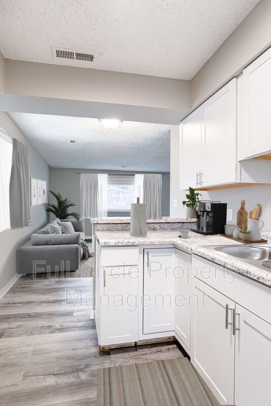 Photo - 335 S 26th St