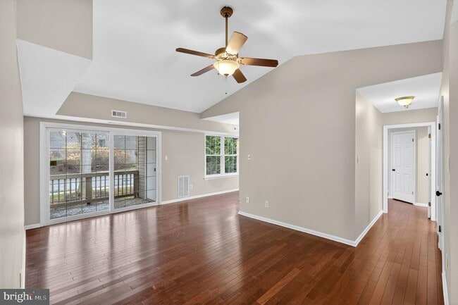 Photo - 8022 Beacon Hill Dr Unidad 11