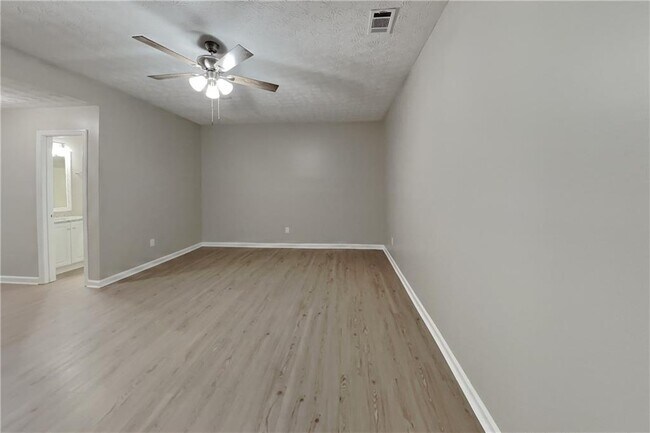 Photo - 1400 Stampmill Way NW