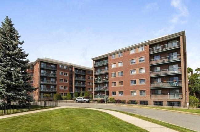 Building Photo - ComVILLE