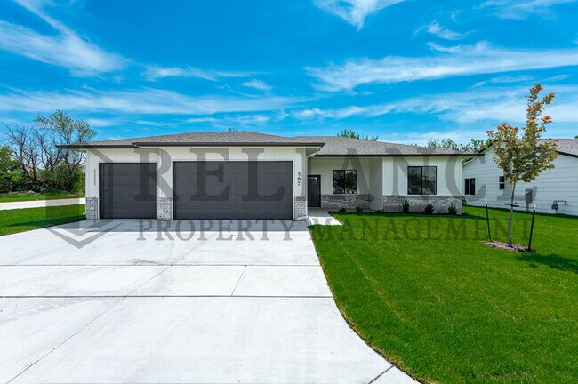 Photo - 613 Elmwood St