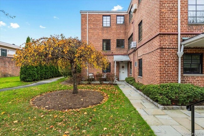 Building Photo - 181 Purchase St Unit A