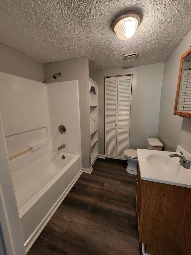 Photo - Newly Updated Spacious Three Bedroom with Bonus room- Single Family Near S. Keystone & Murry St