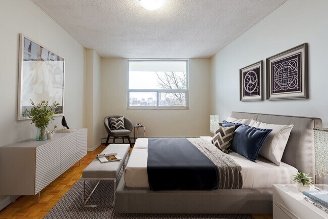 Photo - 45 Caroline St N