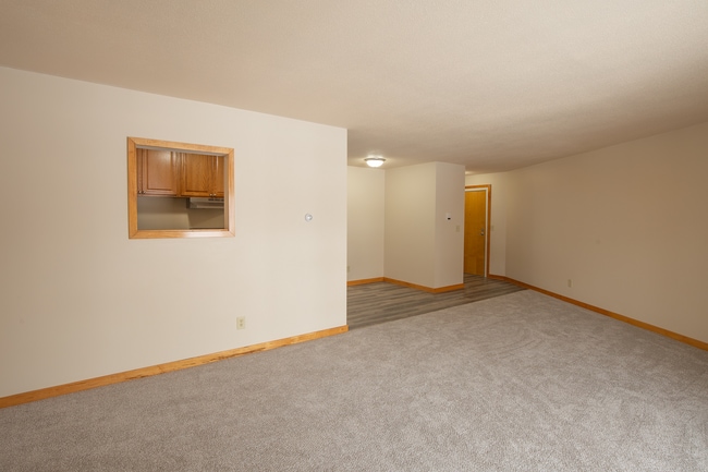 2061 McKnight Rd - 211-3.jpg - Aspen Village