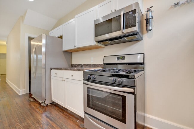 Photo - 618 Columbia Rd NW