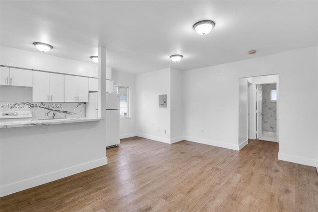 Photo - 5549 NE Miami Ct Unit 1