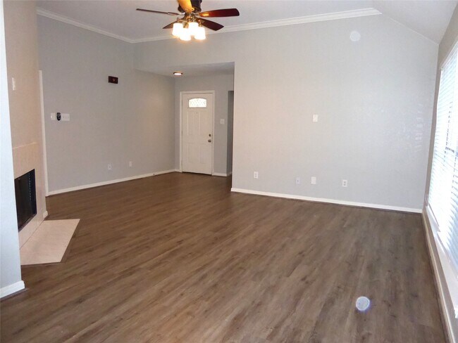 Photo - 6418 New World Dr