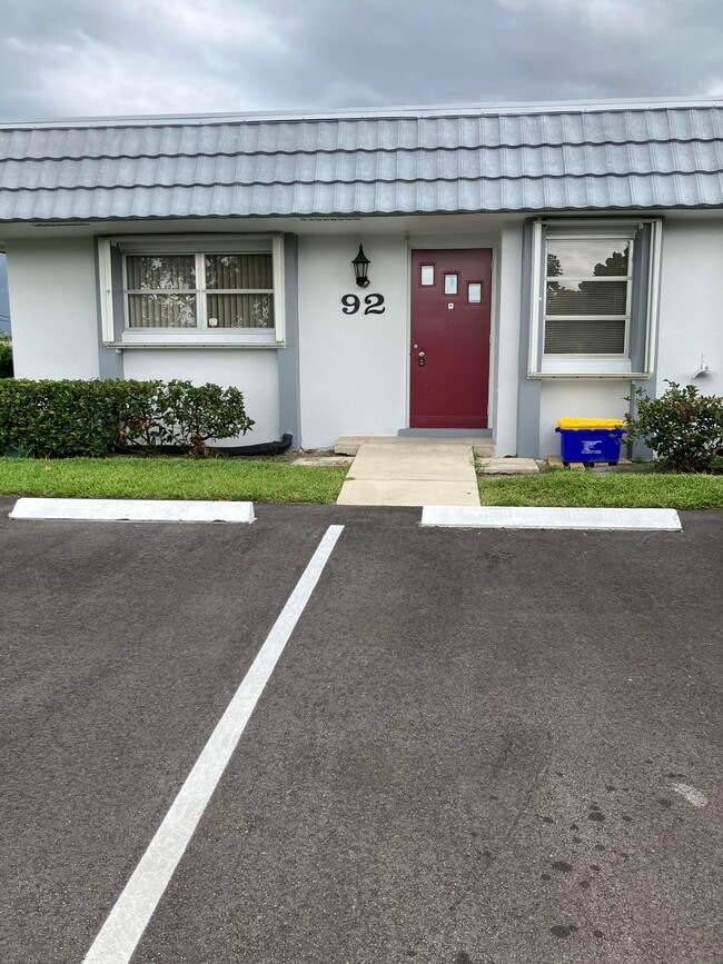 Building Photo - 2886 Fernley Dr E Rental