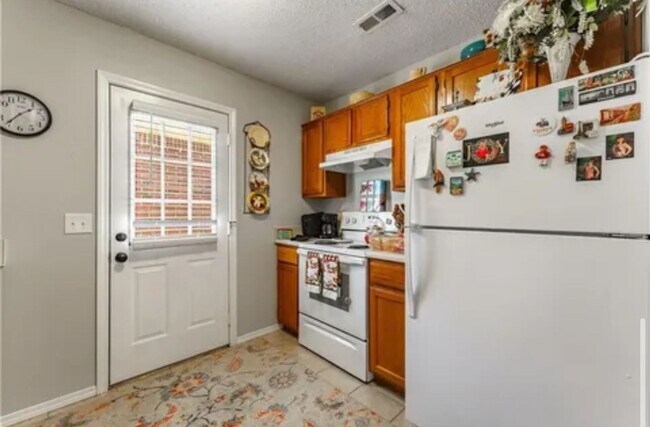 Photo - 3304 SW Landau Ct Unidad Apartment 2