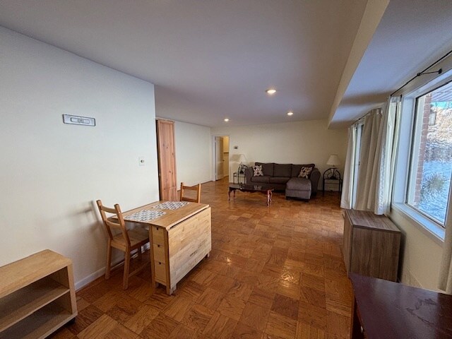 Photo - 10662 Weymouth St Unidad 2