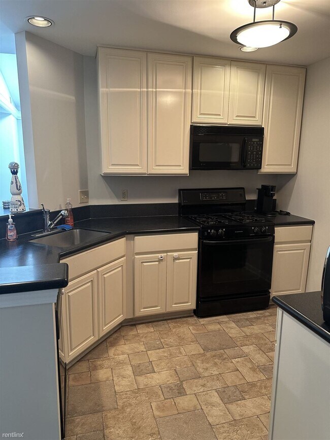 Photo - 2 br, 2 bath Condo - 204 Dresher Woods Dr