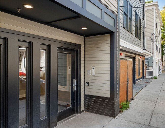 Photo - 205 W 8th St Unidad 5A